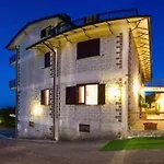 Casa Pendola アジェーロラ