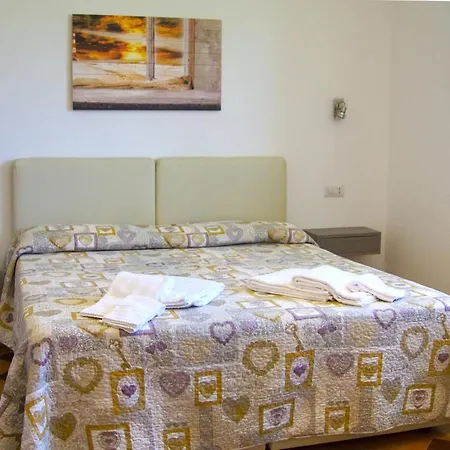 לינה וארוחת בוקר Casa Pendola אג'רולה