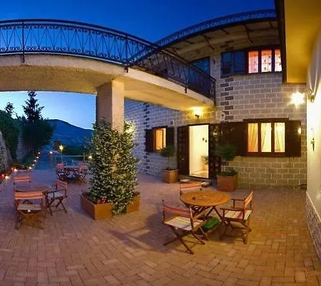 לינה וארוחת בוקר Casa Pendola 4*