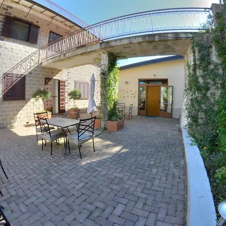 Casa Pendola אג'רולה