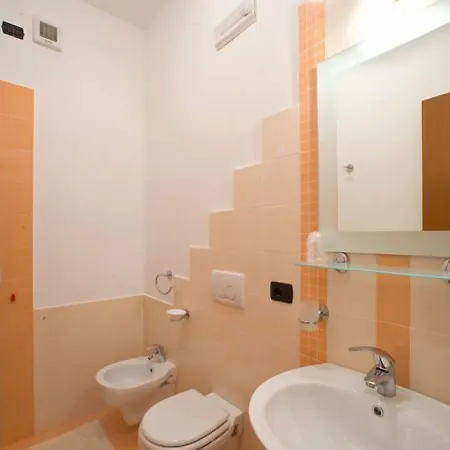 לינה וארוחת בוקר Casa Pendola 4*