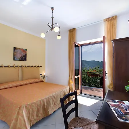 לינה וארוחת בוקר Casa Pendola אג'רולה